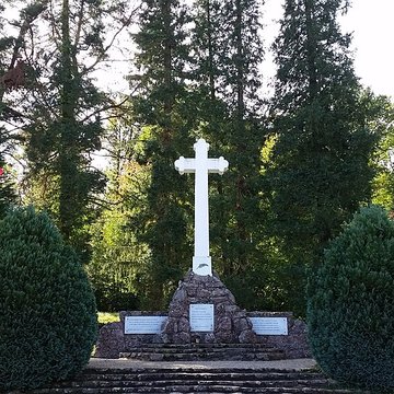 Cimetière roumain et son monument