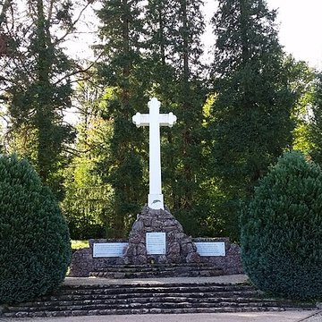 Cimetière roumain et son monument