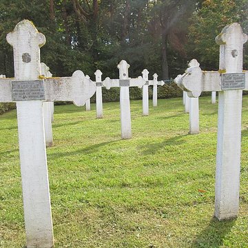 Cimetière roumain et son monument