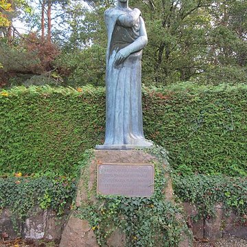 Cimetière roumain et son monument