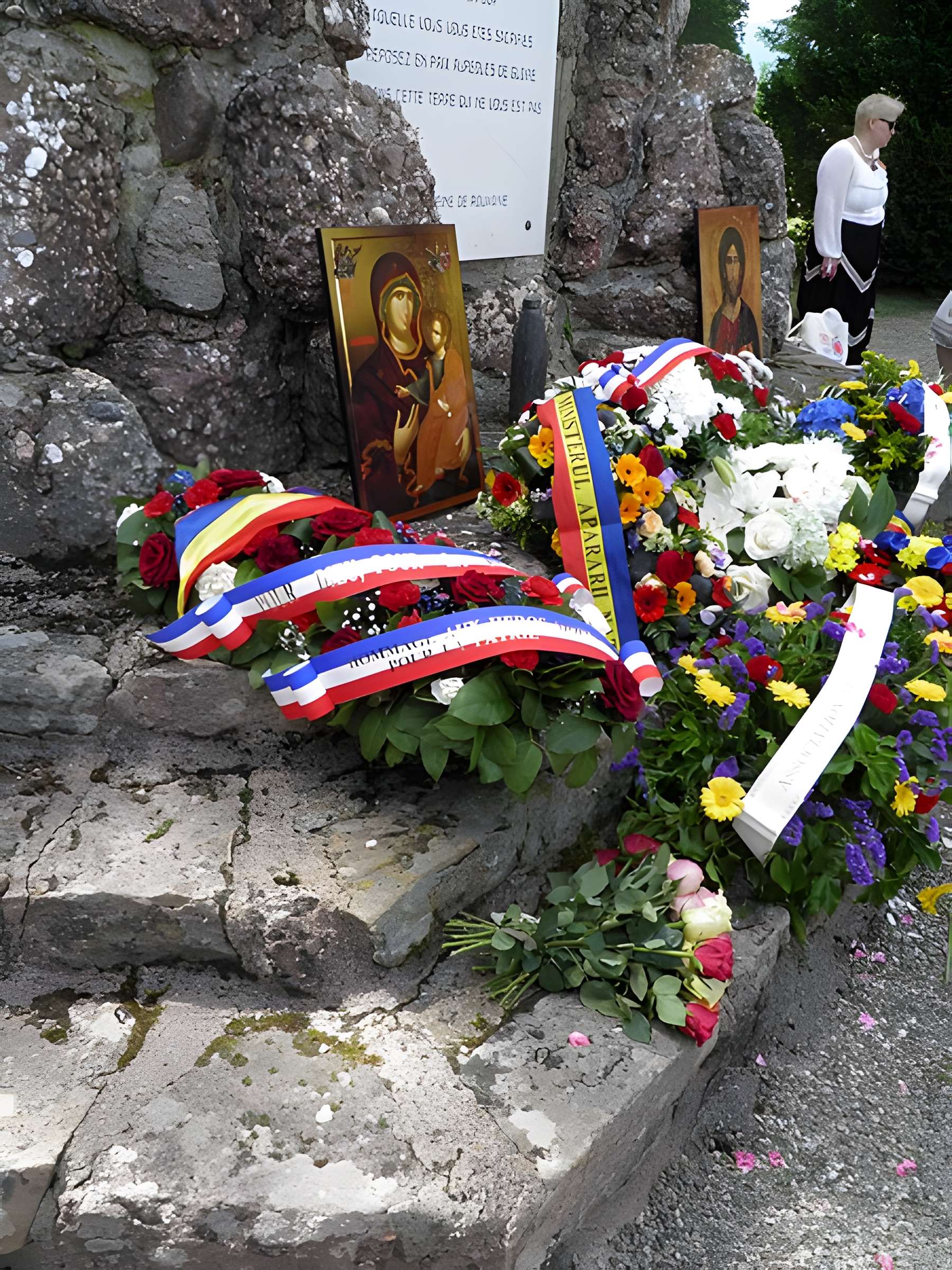 Cimetière roumain et son monument