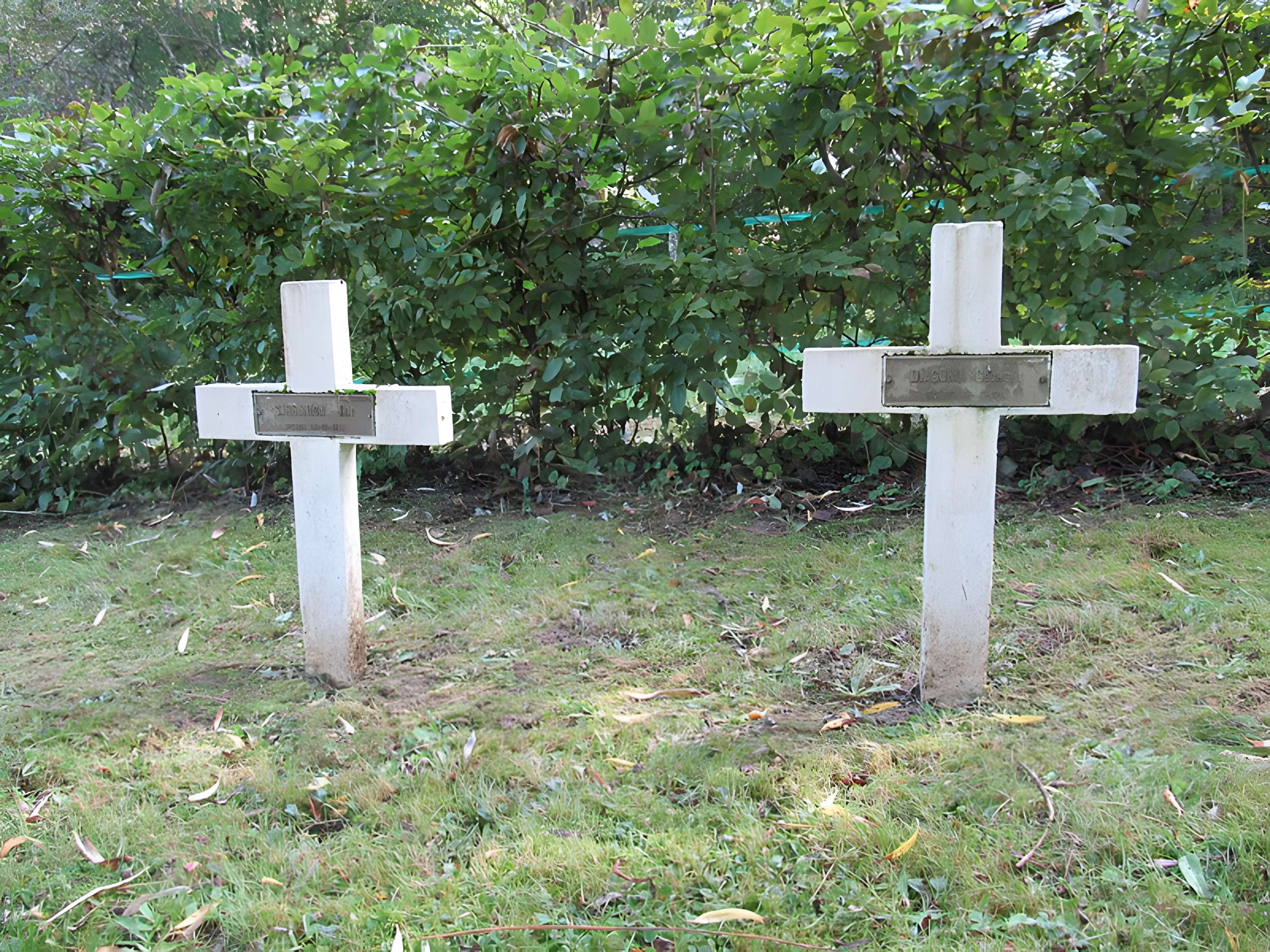 Cimetière roumain et son monument