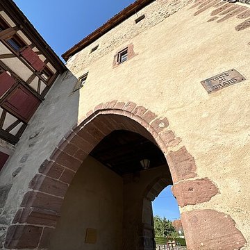 Vestiges de lenceinte fortifiée urbaine