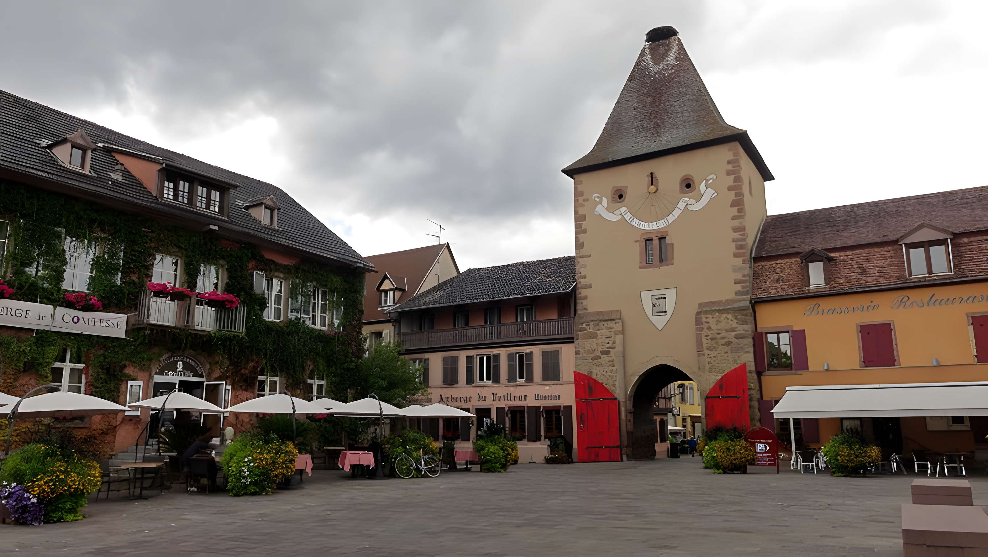 Vestiges de l'enceinte fortifiée urbaine