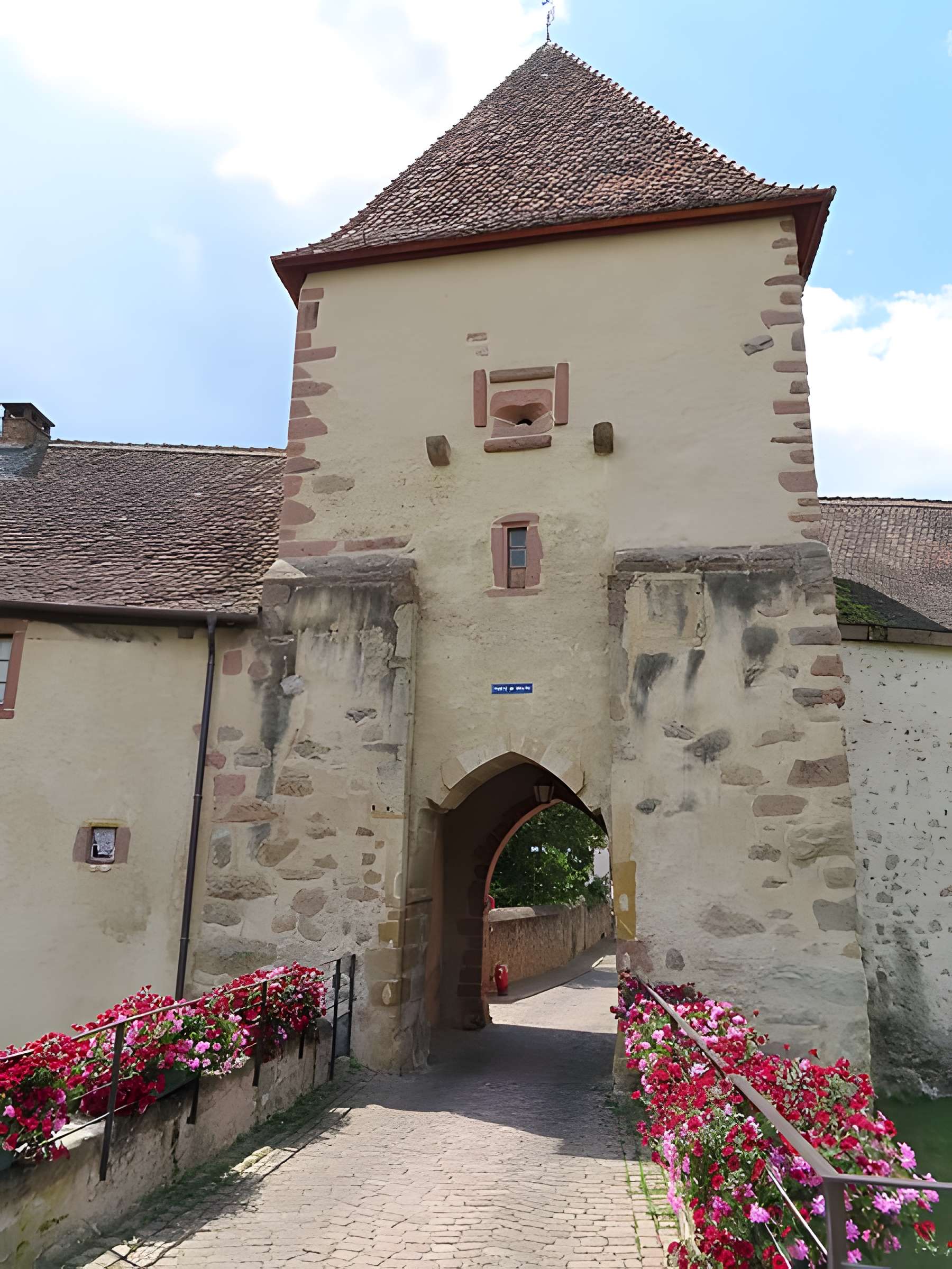 Vestiges de l'enceinte fortifiée urbaine
