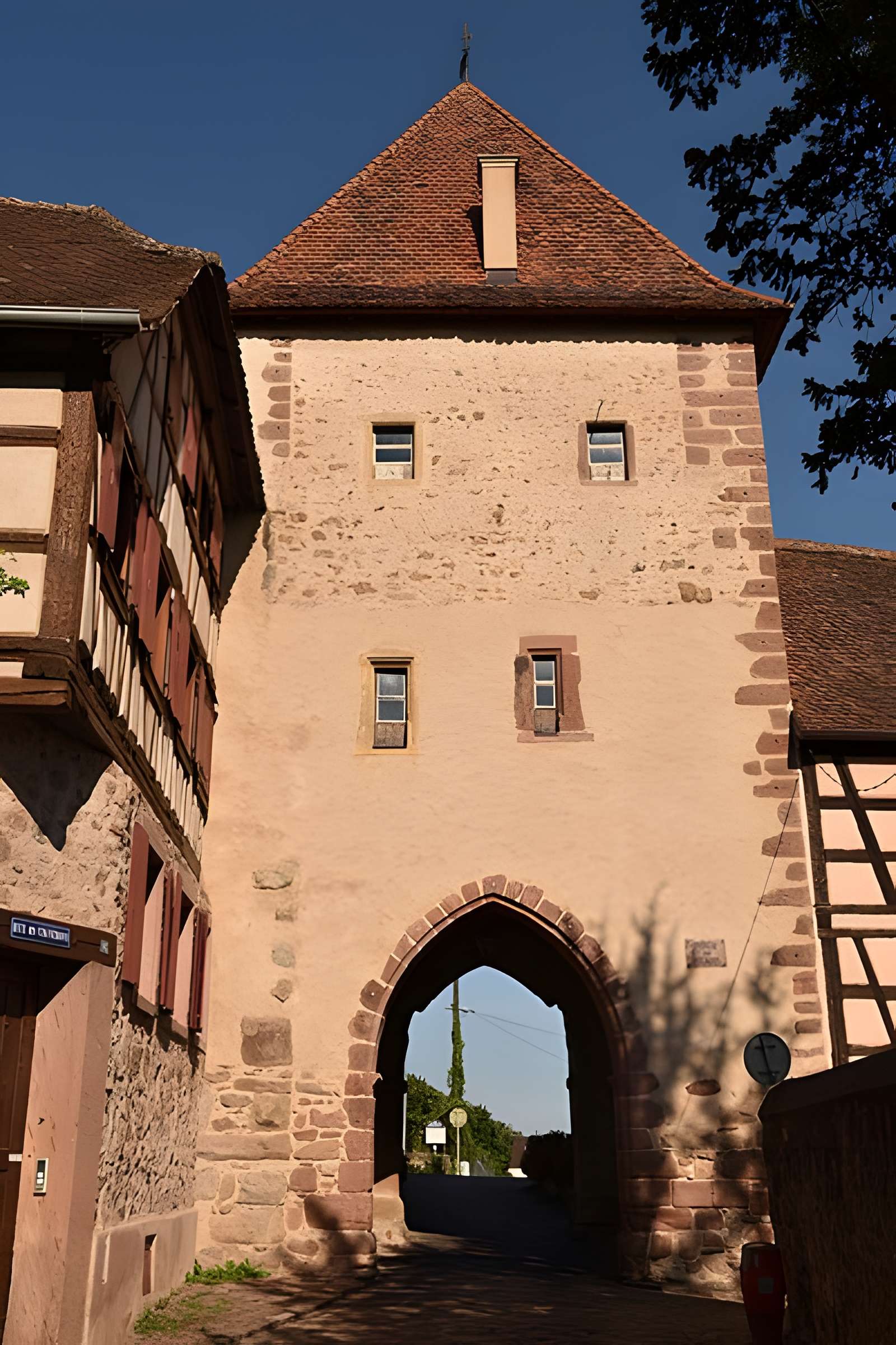 Vestiges de l'enceinte fortifiée urbaine