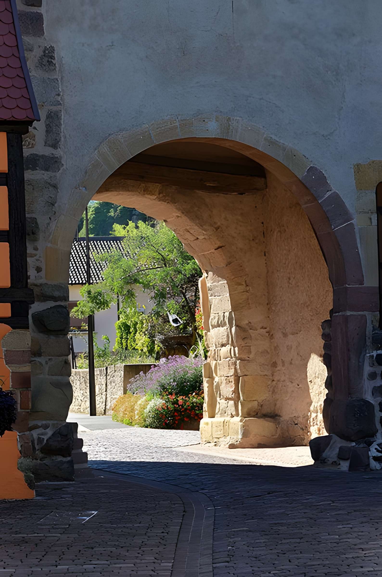 Vestiges de l'enceinte fortifiée urbaine