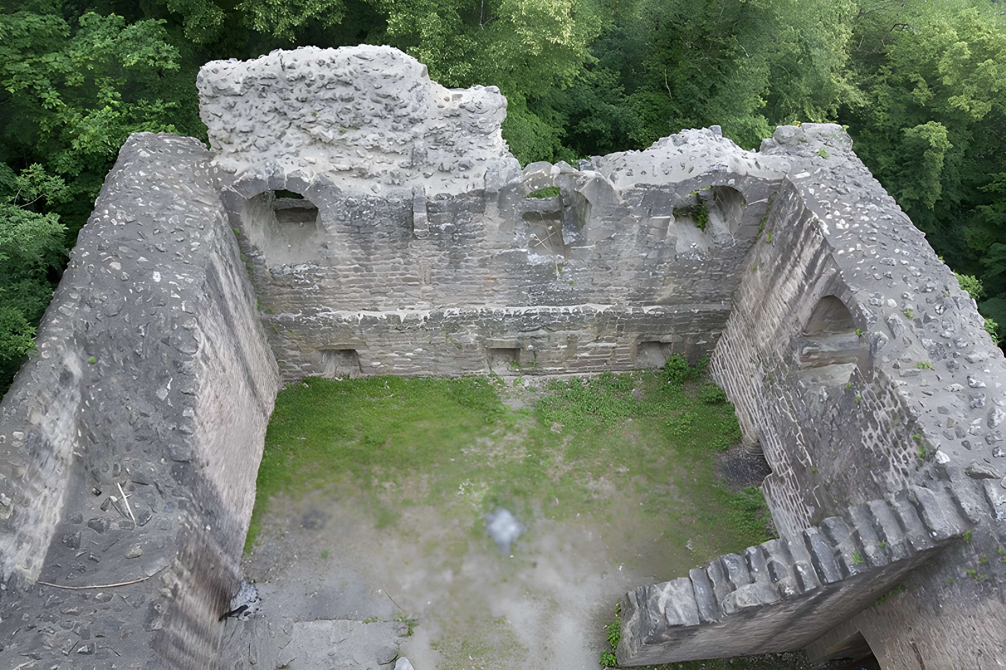 Ruines du château de Hagueneck