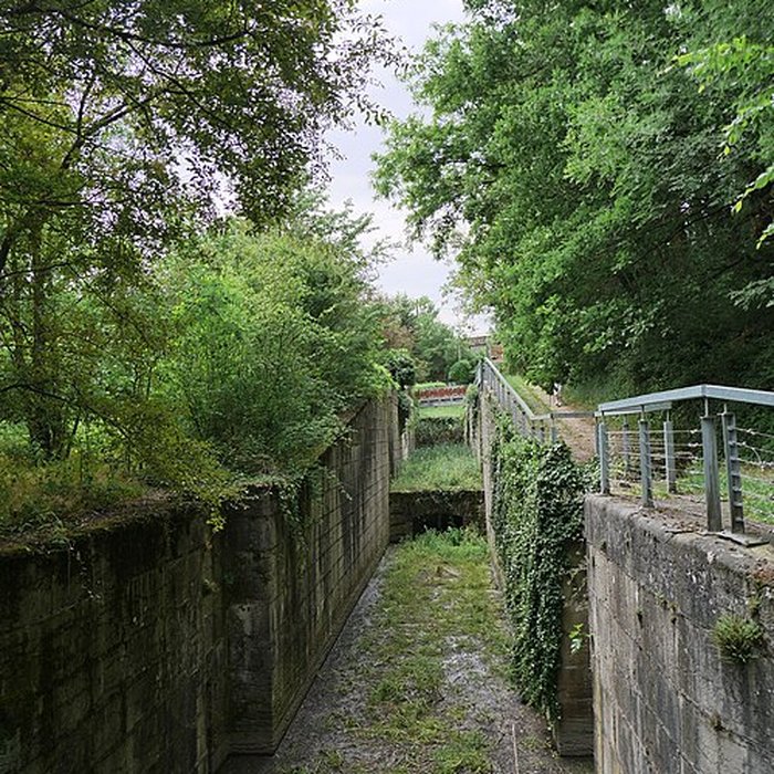 Photo de Ancien canal de Givors également sur communes de Saint-Romain-en-Gier Rhône , Tartaras et Rive-de-Gier Loire 