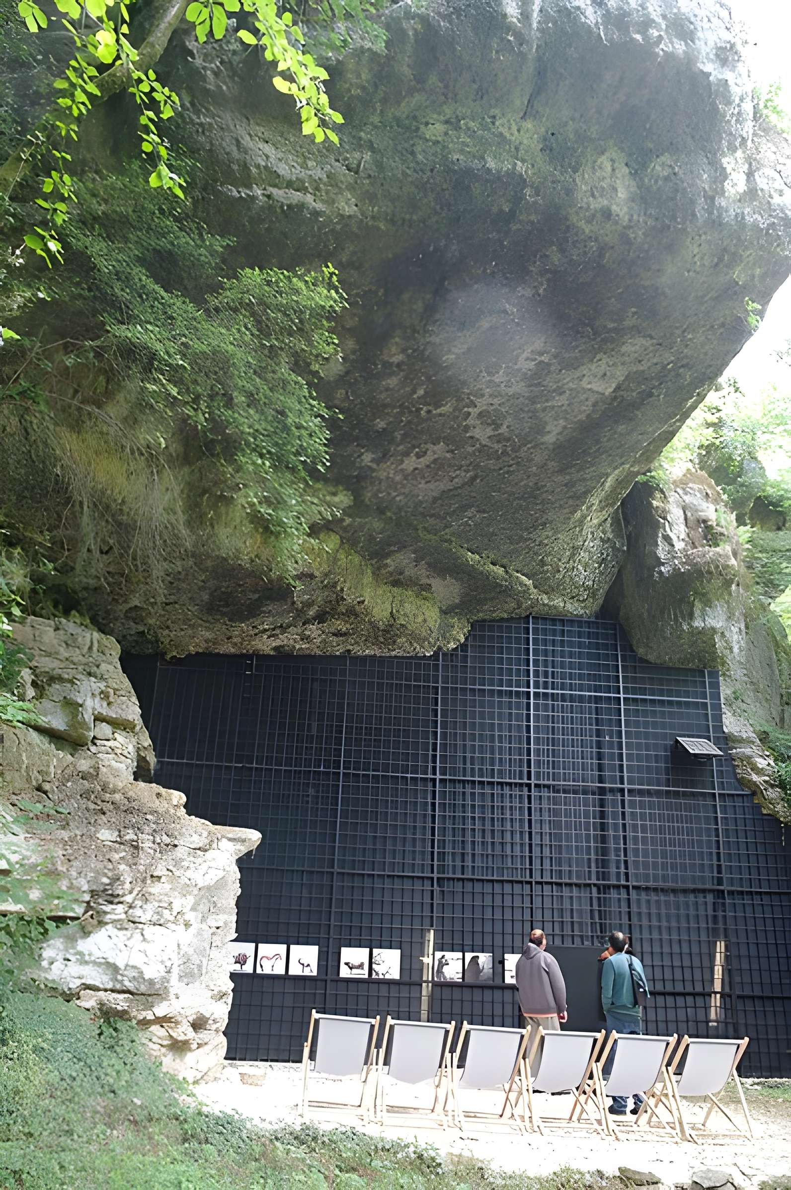 Gisement et grottes constituant l'abri dit du Placard
