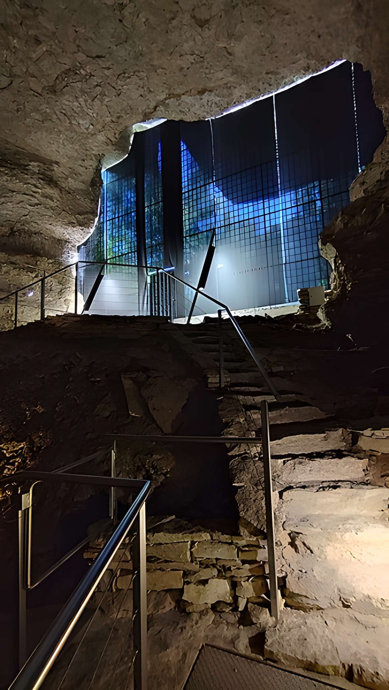 Gisement et grottes constituant l'abri dit du Placard