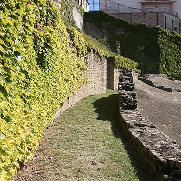 Photo de Amphithéâtre fédéral romain des Trois Gaules