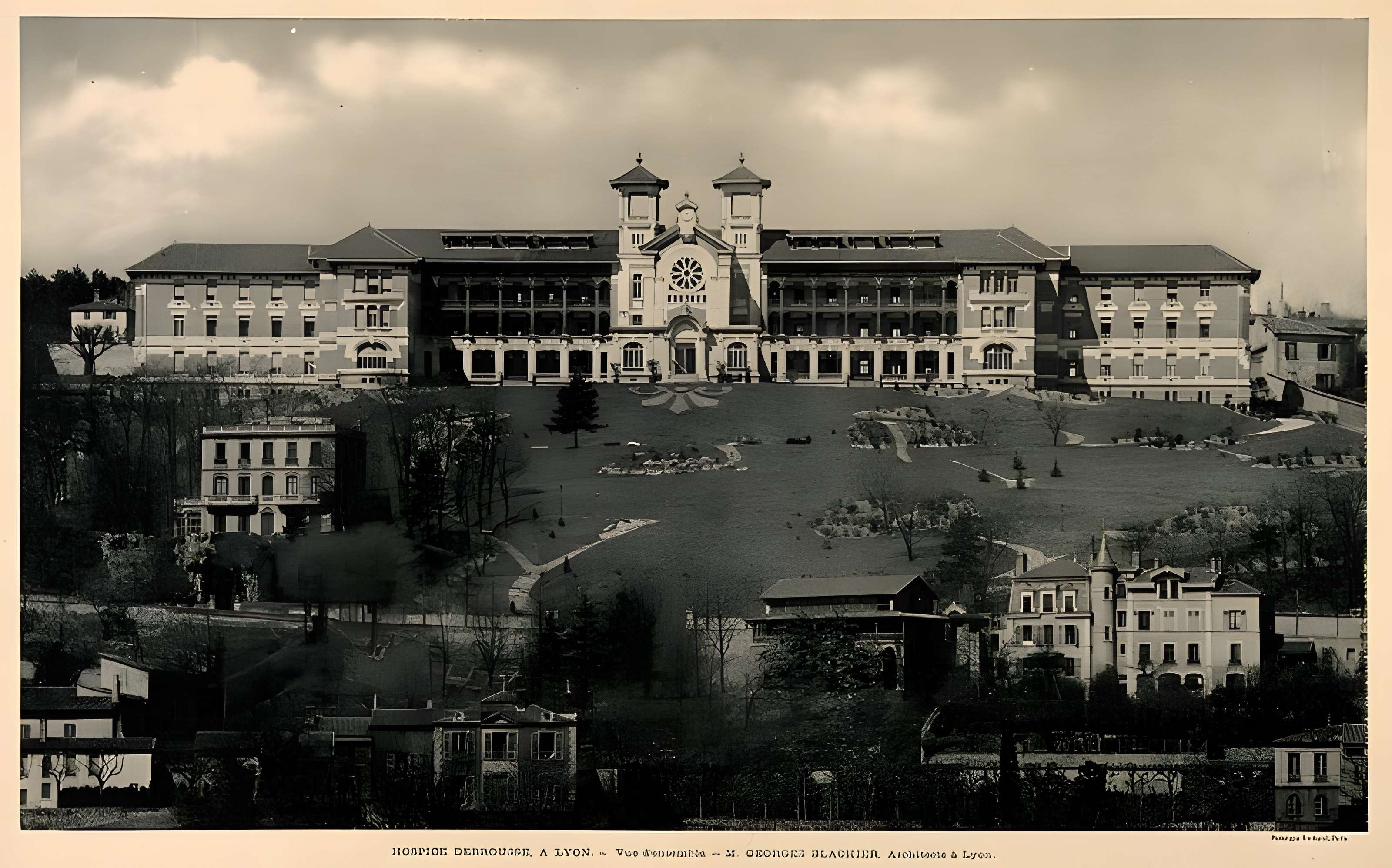 Ancien hôpital Debrousse