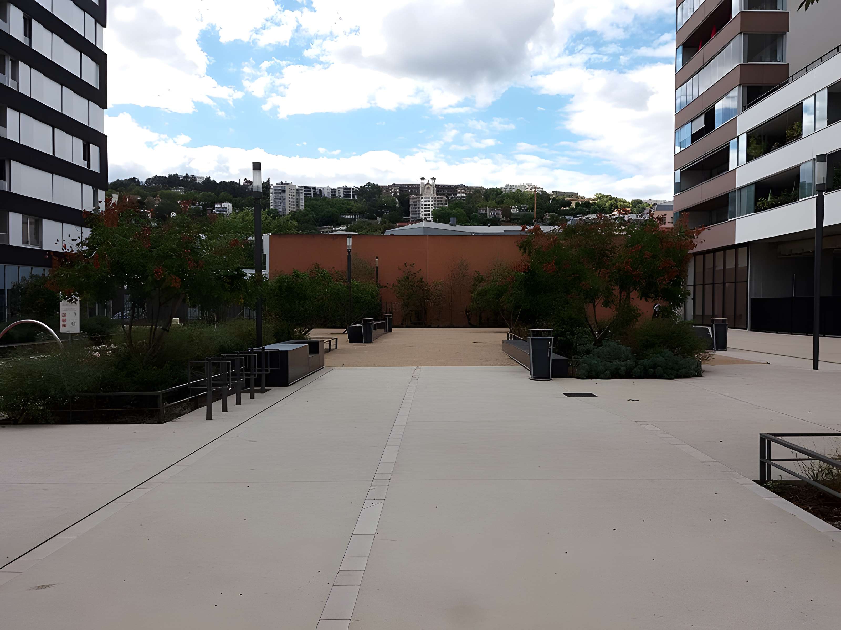 Ancien hôpital Debrousse