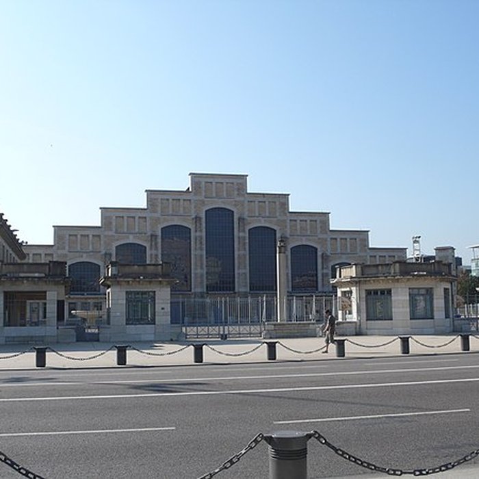 Photo de Ancien marché aux bestiaux des abattoirs de la Mouche, actuellement salle des fêtes et salle de concert dite halle Tony Garnier