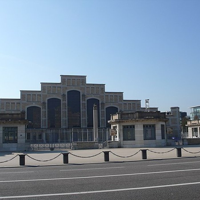 Photo de Ancien marché aux bestiaux des abattoirs de la Mouche, actuellement salle des fêtes et salle de concert dite halle Tony Garnier