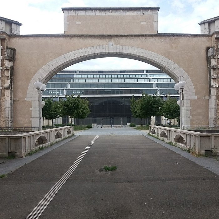 Photo de Ancien marché aux bestiaux des abattoirs de la Mouche, actuellement salle des fêtes et salle de concert dite halle Tony Garnier