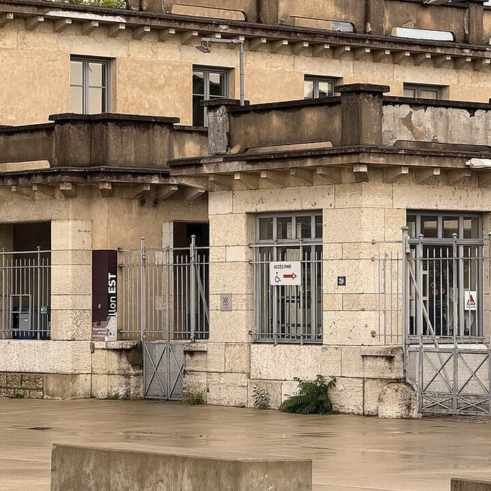 Photo de Ancien marché aux bestiaux des abattoirs de la Mouche, actuellement salle des fêtes et salle de concert dite halle Tony Garnier
