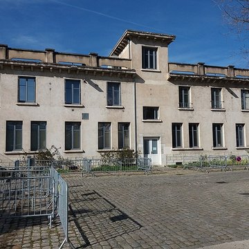 Ancien marché aux bestiaux des abattoirs de la Mouche, actuellement salle des fêtes et salle de concert dite halle Tony Garnier