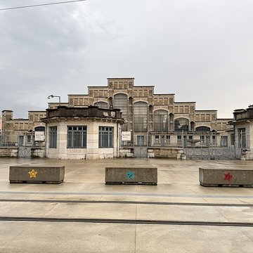 Ancien marché aux bestiaux des abattoirs de la Mouche, actuellement salle des fêtes et salle de concert dite halle Tony Garnier