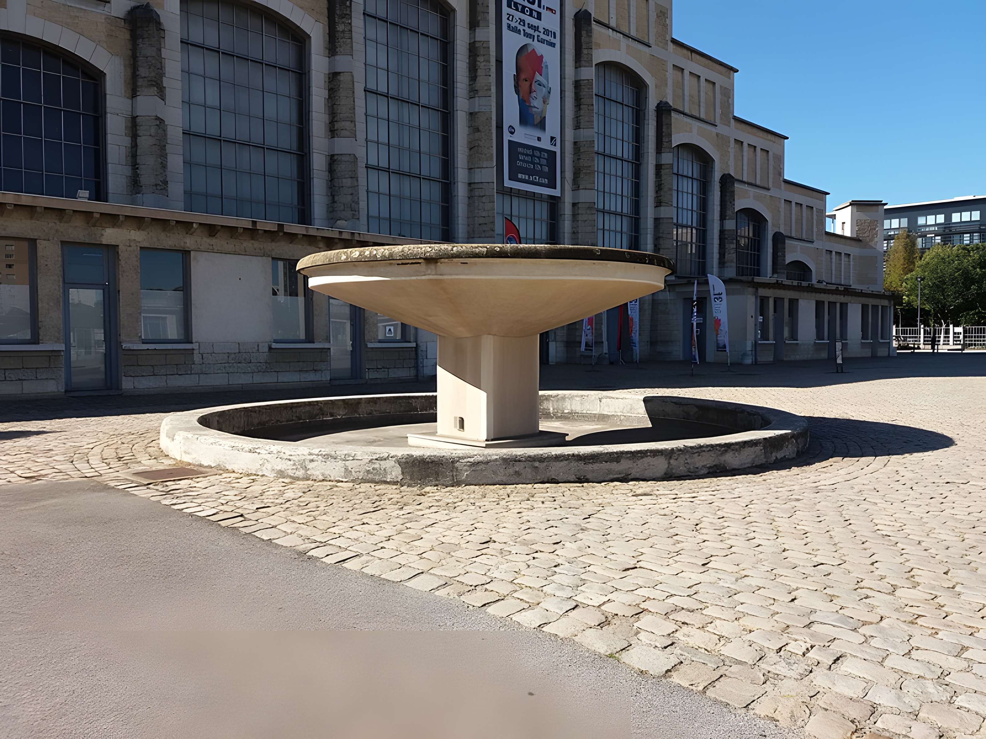 Ancien marché aux bestiaux des abattoirs de la Mouche, actuellement salle des fêtes et salle de concert dite halle Tony Garnier