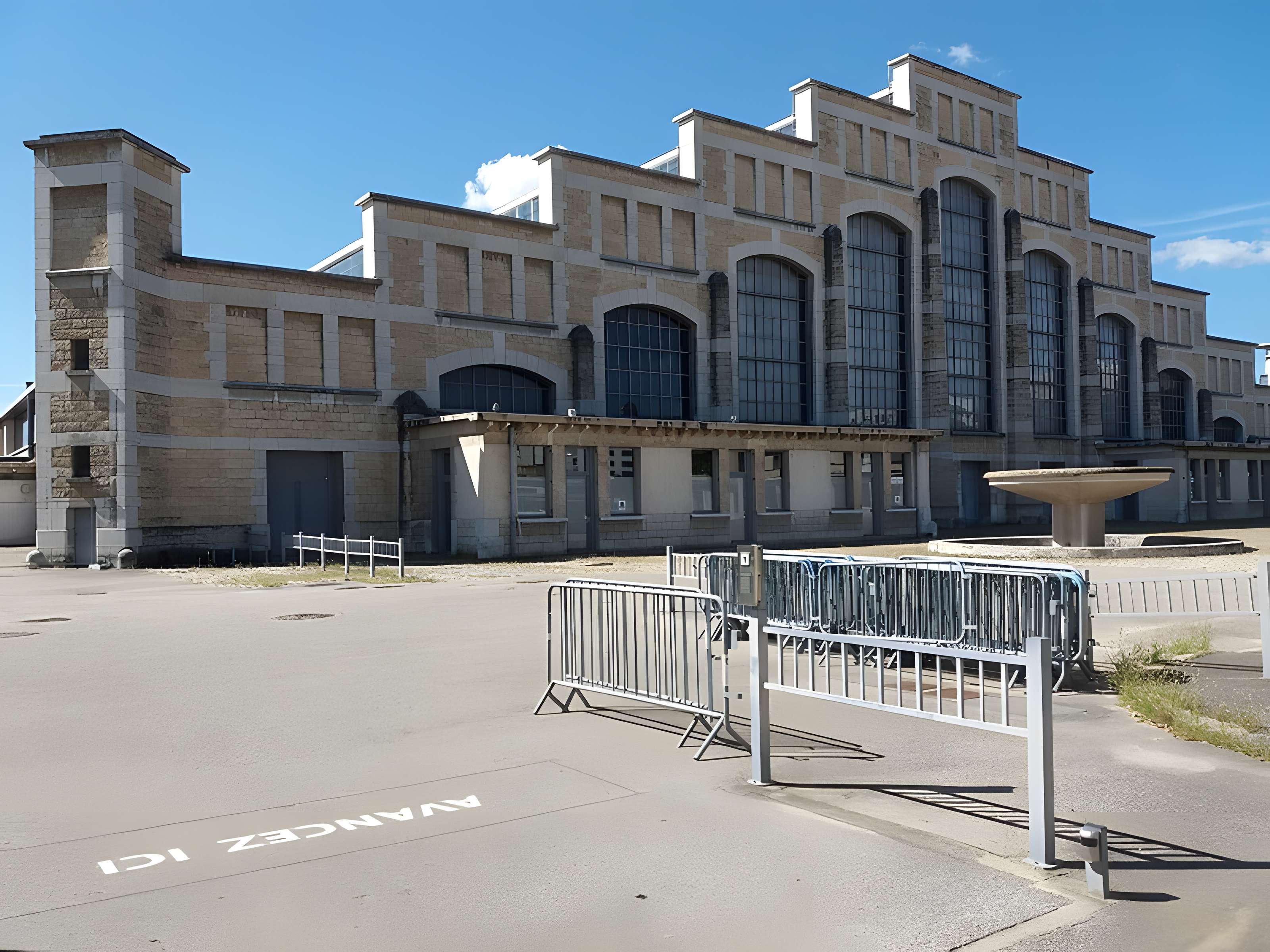 Ancien marché aux bestiaux des abattoirs de la Mouche, actuellement salle des fêtes et salle de concert dite halle Tony Garnier