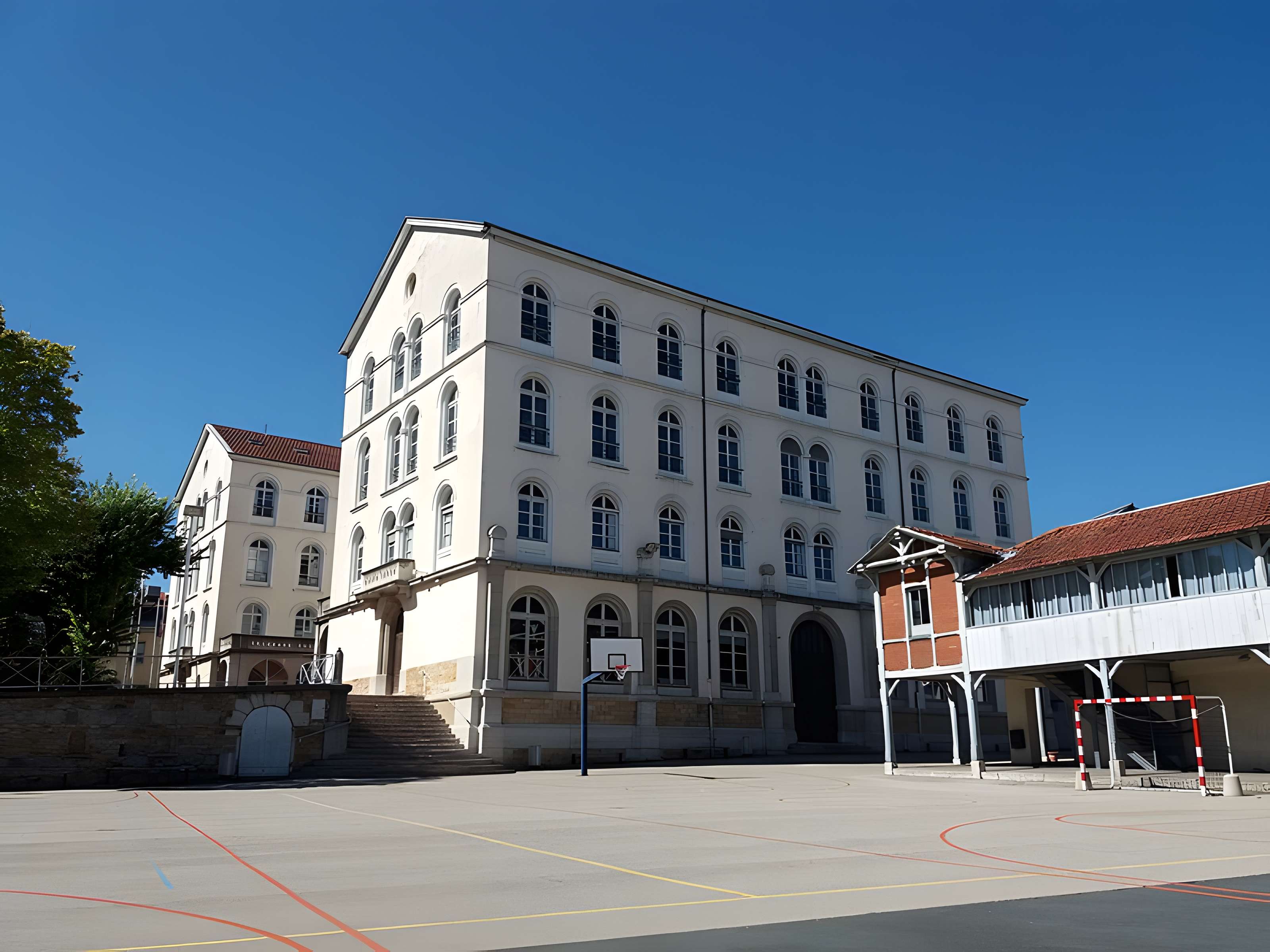 Ancienne chartreuse (ou Maison et Institution des Chartreux)