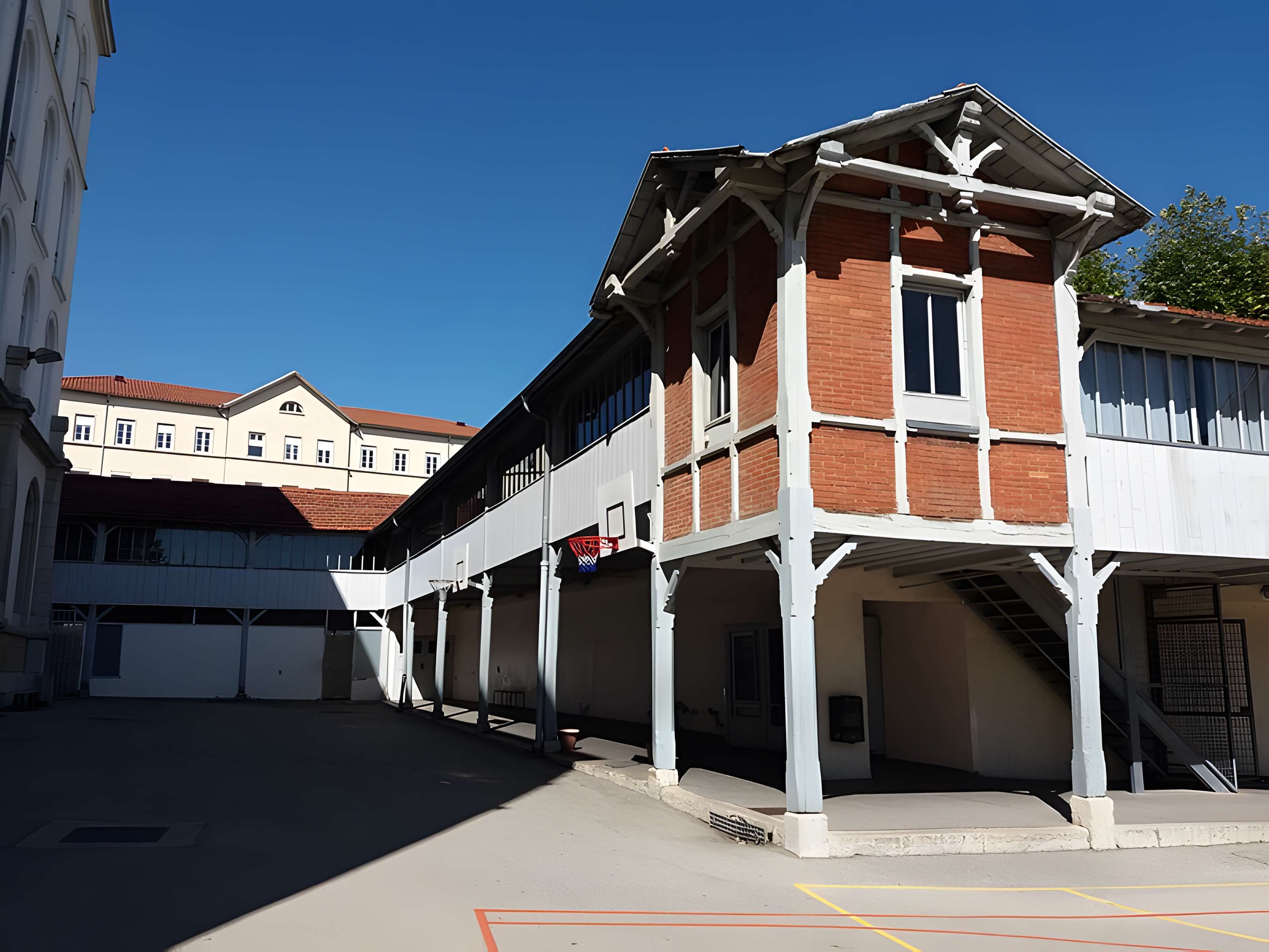 Ancienne chartreuse (ou Maison et Institution des Chartreux)