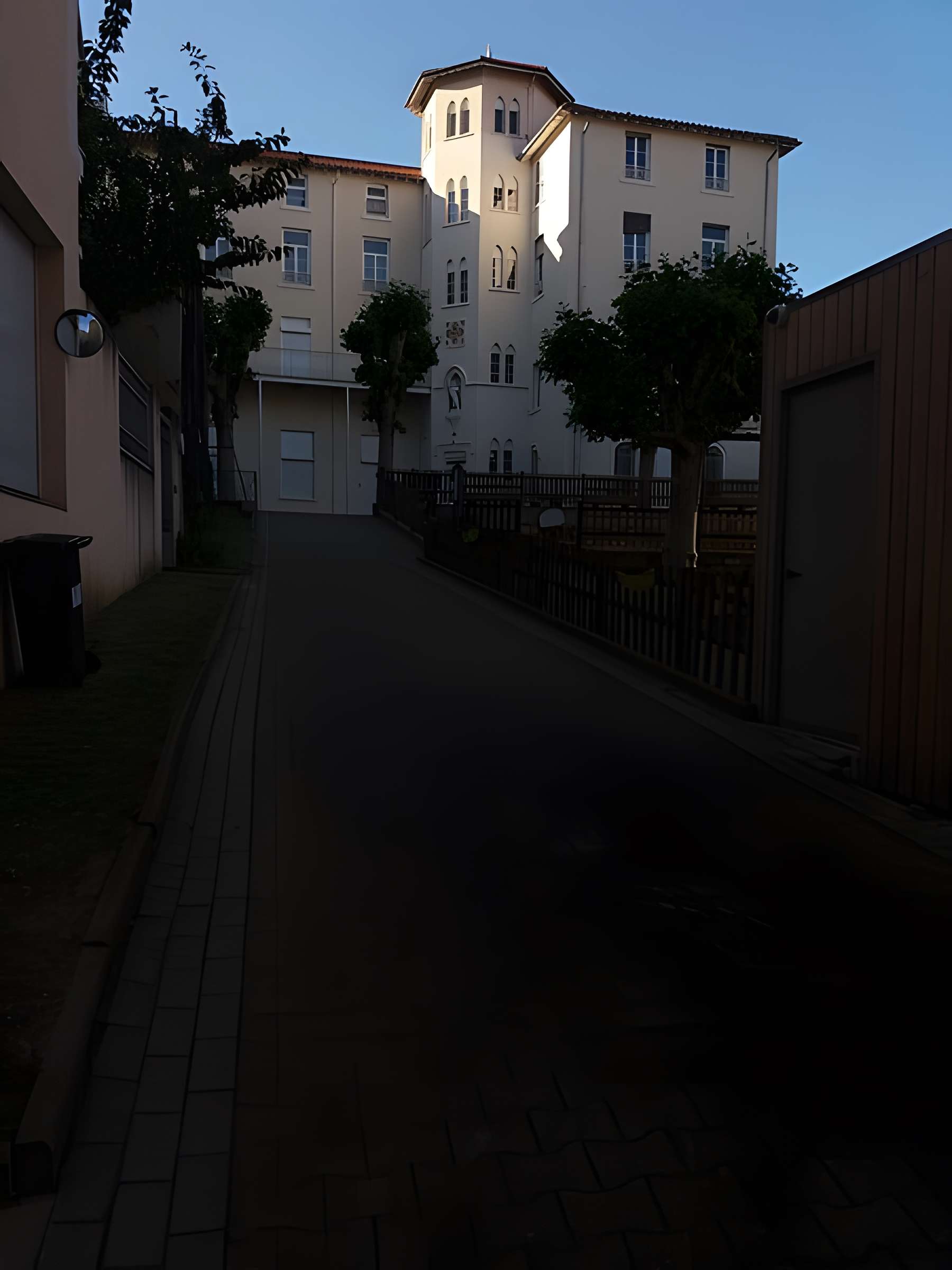 Ancienne chartreuse (ou Maison et Institution des Chartreux)