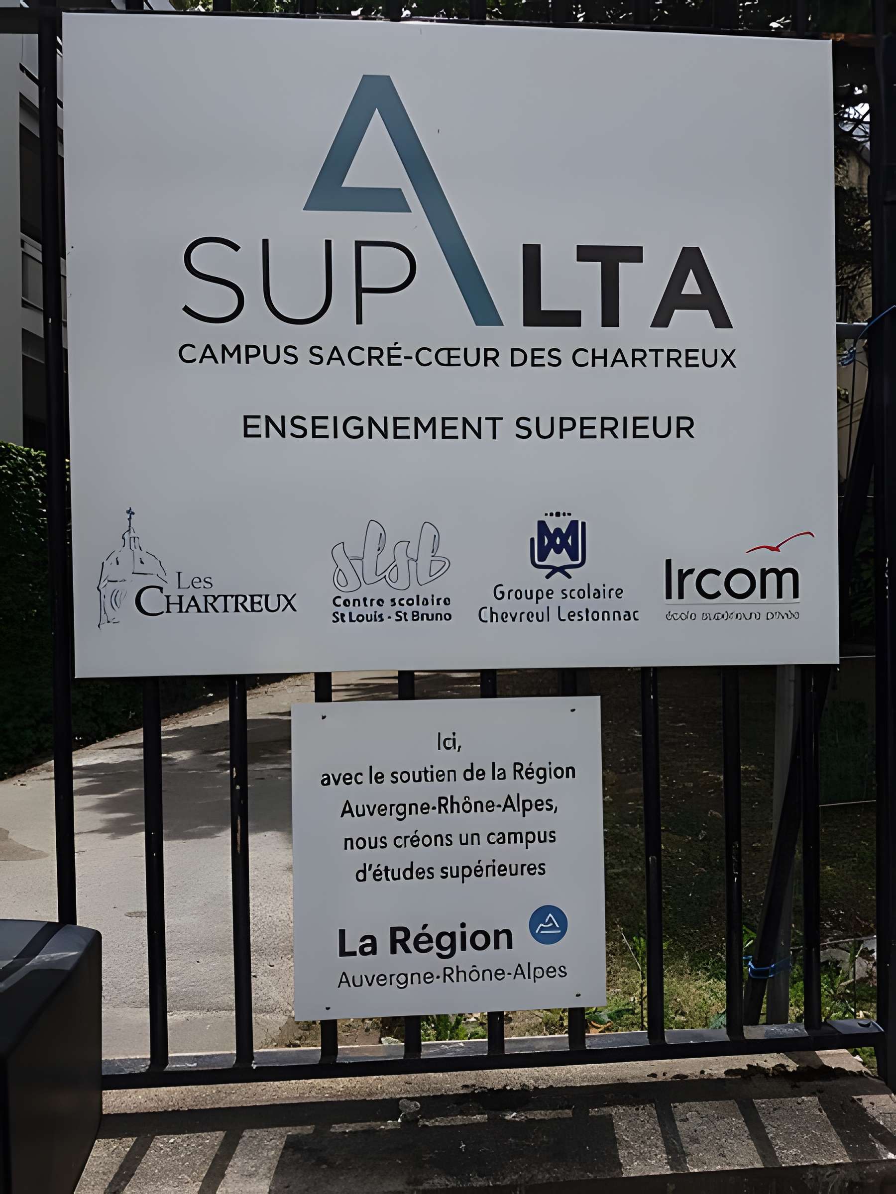 Ancienne chartreuse (ou Maison et Institution des Chartreux)