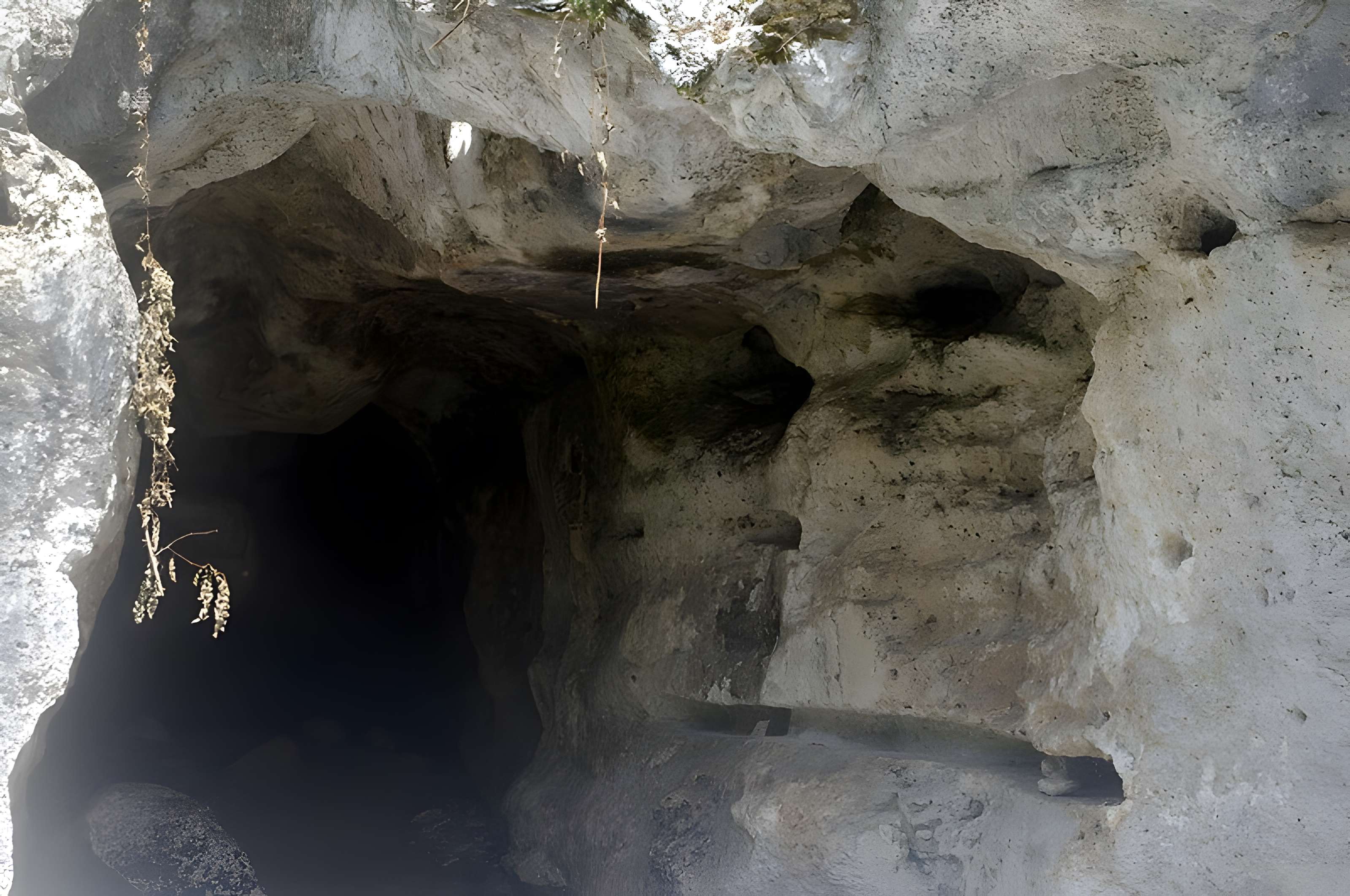 Grotte ornée de Jovelle à La Tour-Blanche