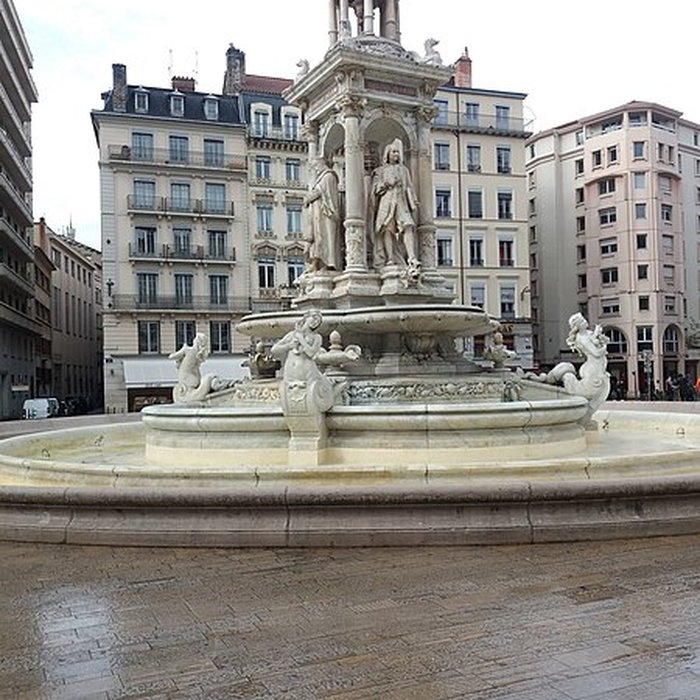 Photo de Fontaine des Jacobins