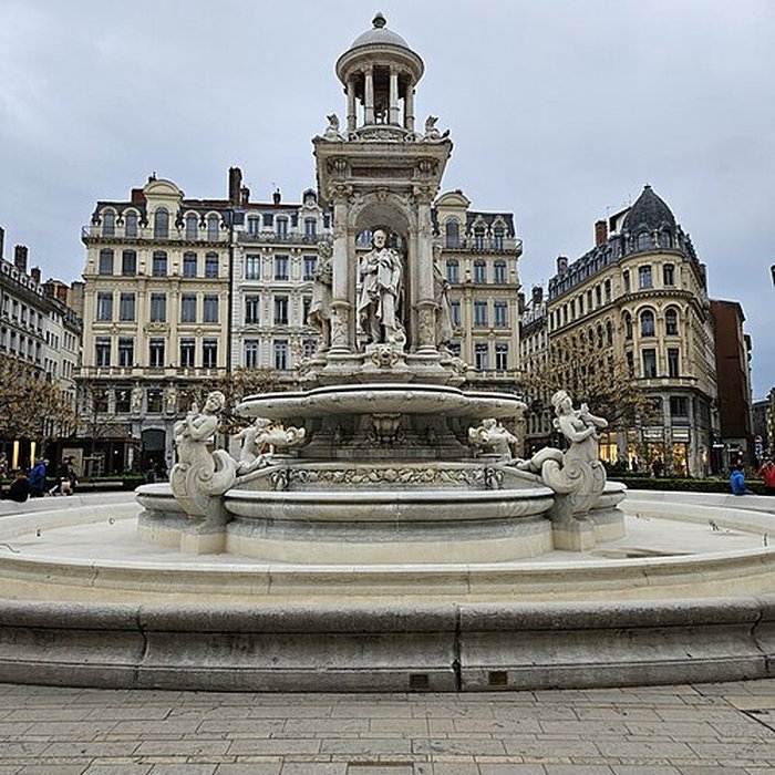 Photo de Fontaine des Jacobins