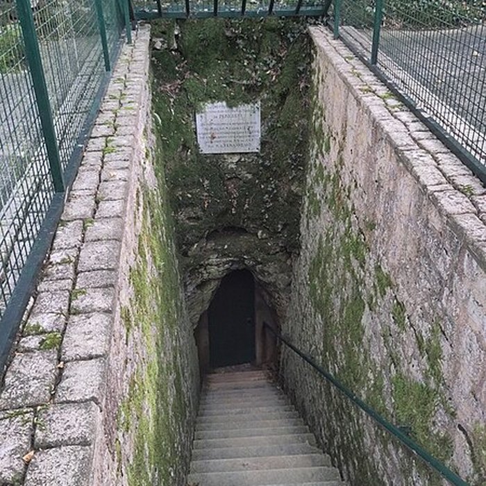 Photo de Grotte préhistorique du Cluzeau à Villars