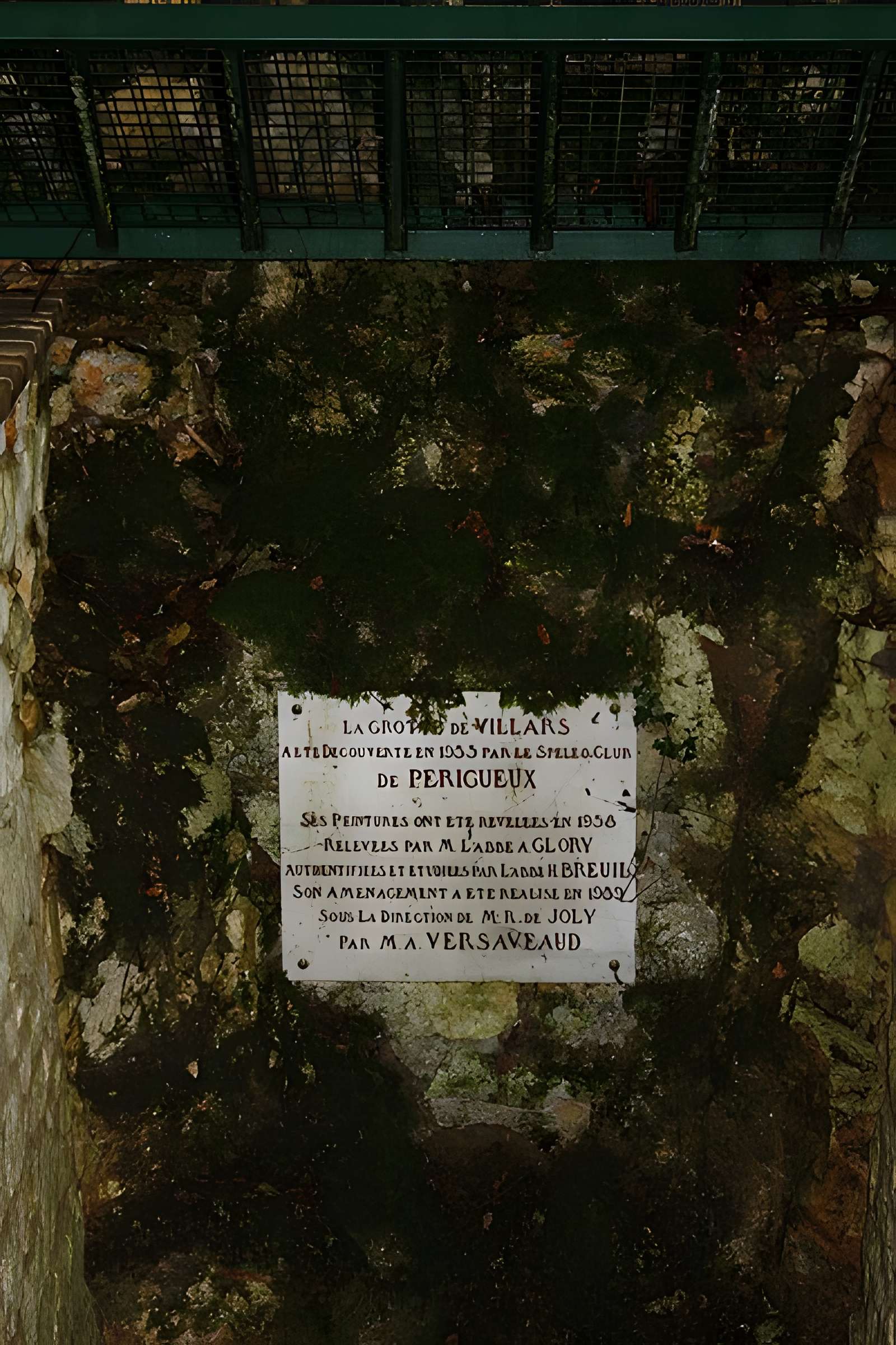 Grotte préhistorique du Cluzeau à Villars