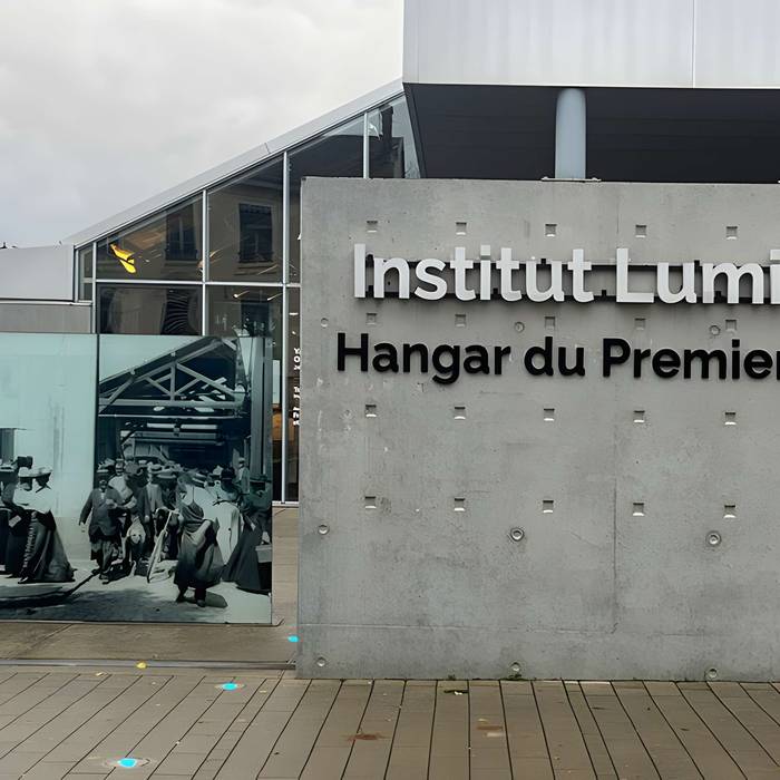 Photo de Erster Film Hangar