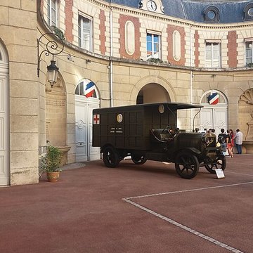 Hôtel dit du Gouverneur Militaire de Lyon, ancien hôtel particulier des barons Vitta