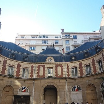 Hôtel dit du Gouverneur Militaire de Lyon, ancien hôtel particulier des barons Vitta