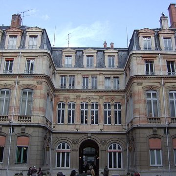 Hôtel dit du Gouverneur Militaire de Lyon, ancien hôtel particulier des barons Vitta
