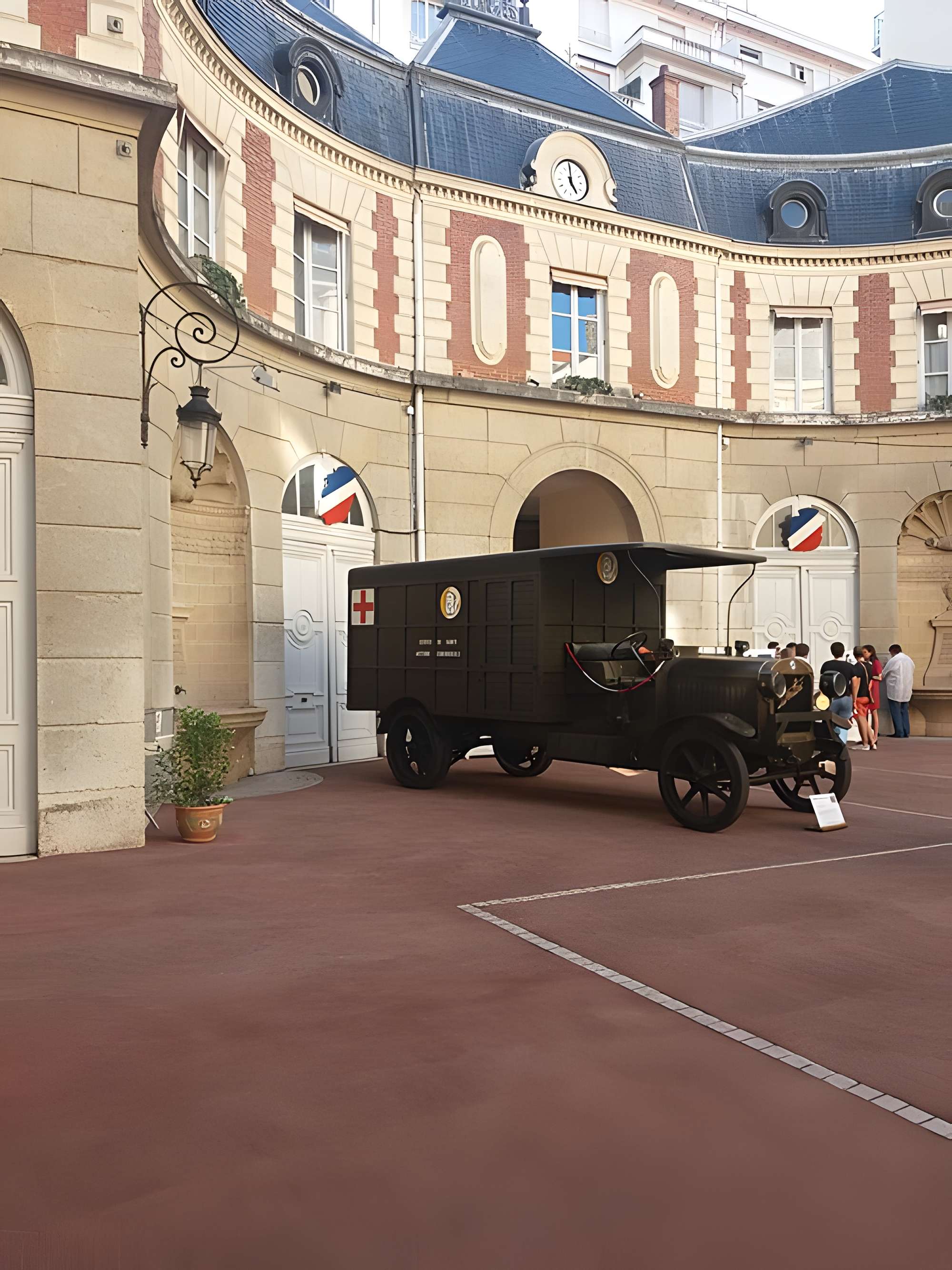 Hôtel dit du Gouverneur Militaire de Lyon, ancien hôtel particulier des barons Vitta