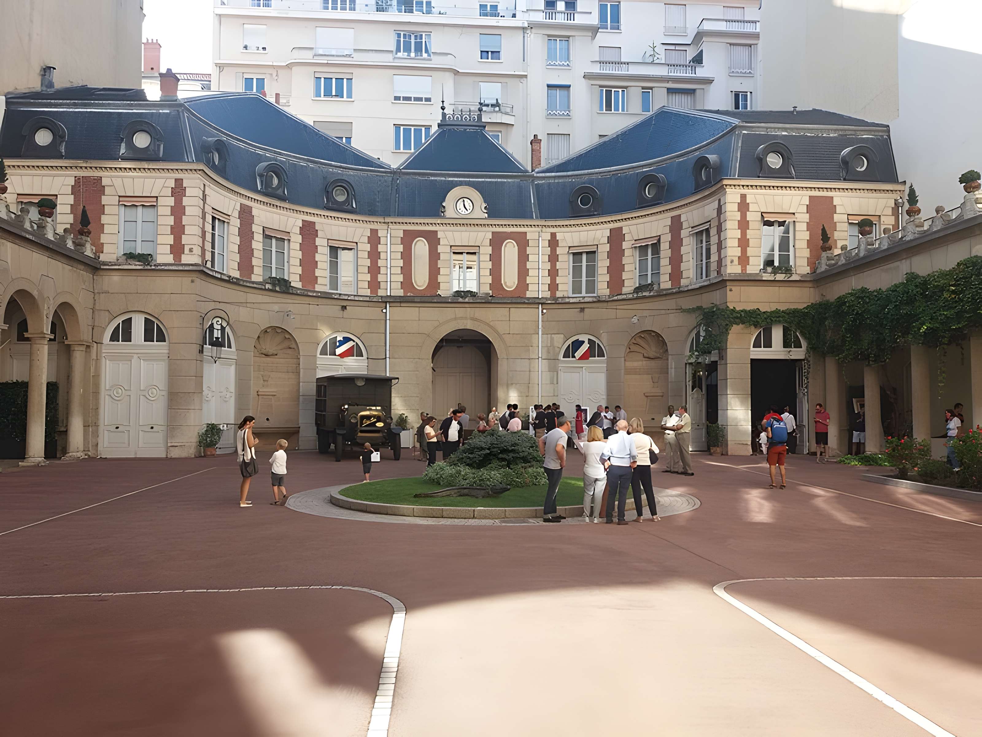 Hôtel dit du Gouverneur Militaire de Lyon, ancien hôtel particulier des barons Vitta