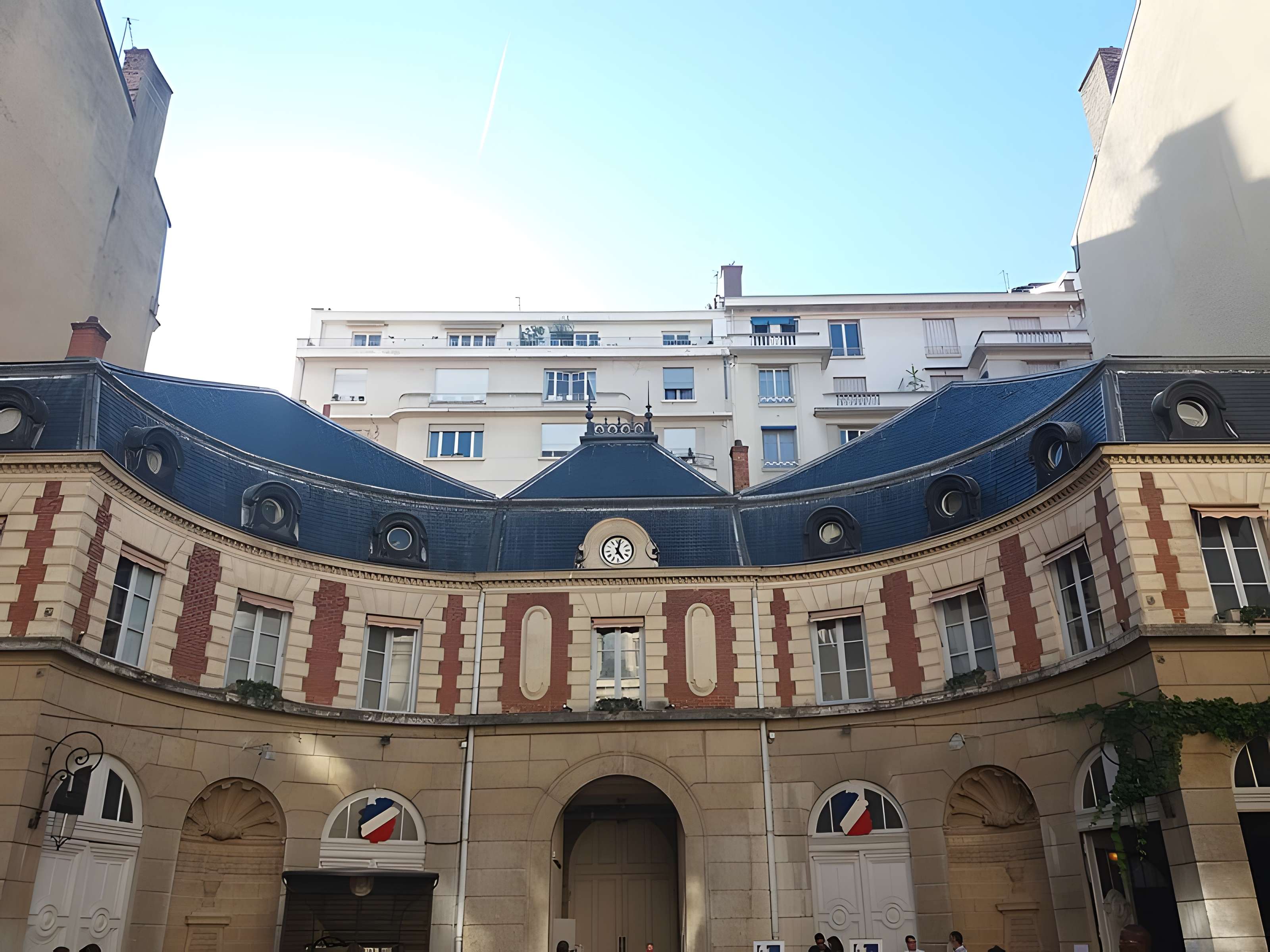 Hôtel dit du Gouverneur Militaire de Lyon, ancien hôtel particulier des barons Vitta