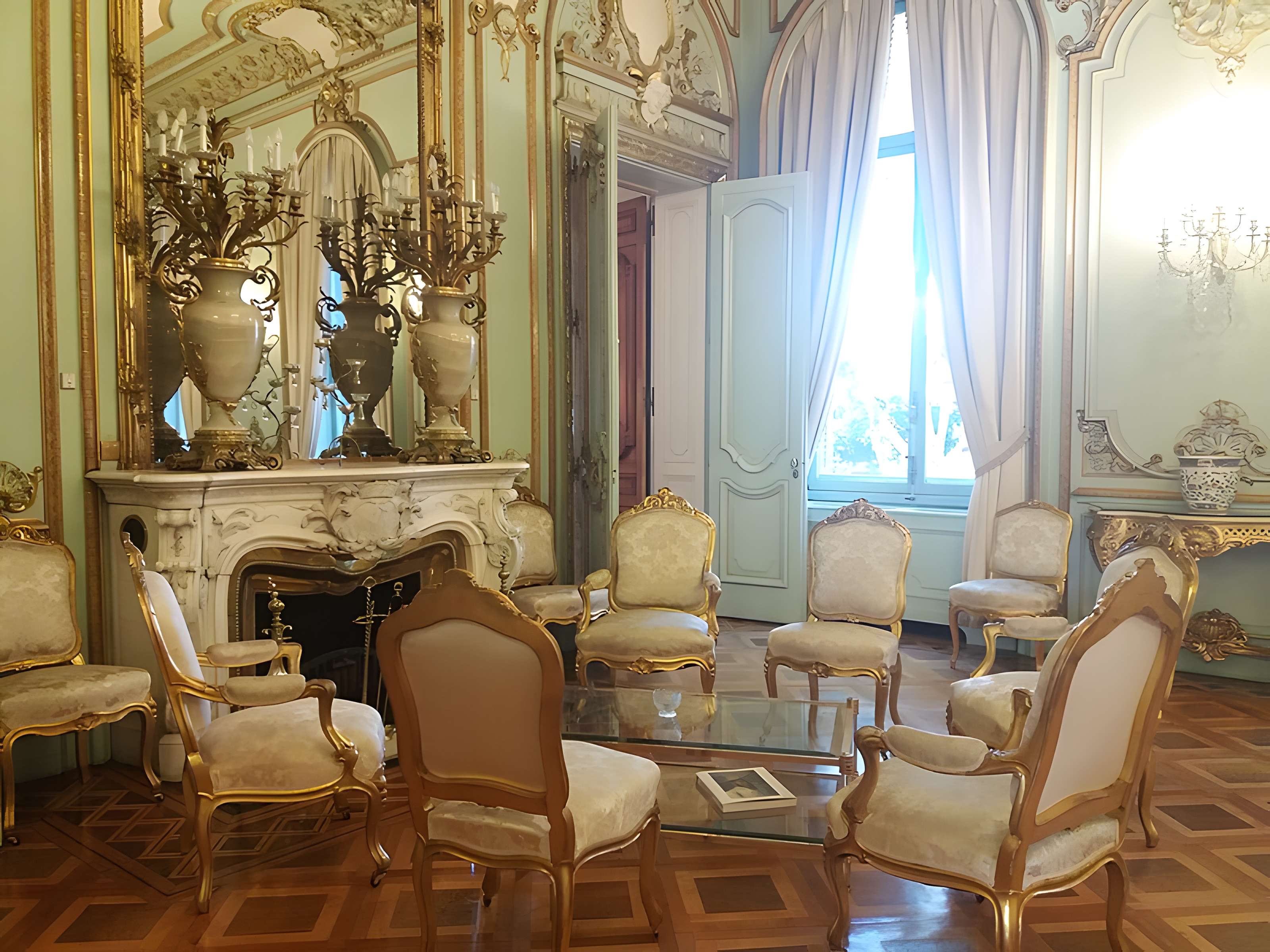 Hôtel dit du Gouverneur Militaire de Lyon, ancien hôtel particulier des barons Vitta