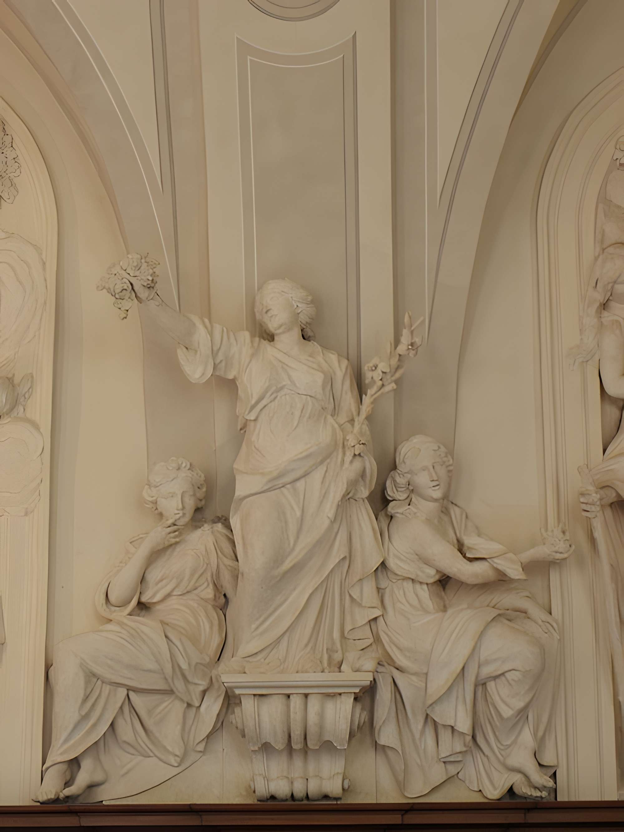 Palais Saint-Pierre ou ancienne abbaye des Dames de Saint-Pierre