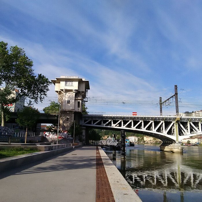 Photo de Poste d’aiguillage n 1 de la gare de Lyon-Perrache