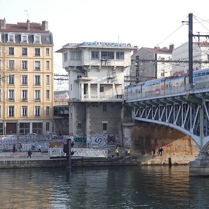 Photo de Poste d’aiguillage n 1 de la gare de Lyon-Perrache