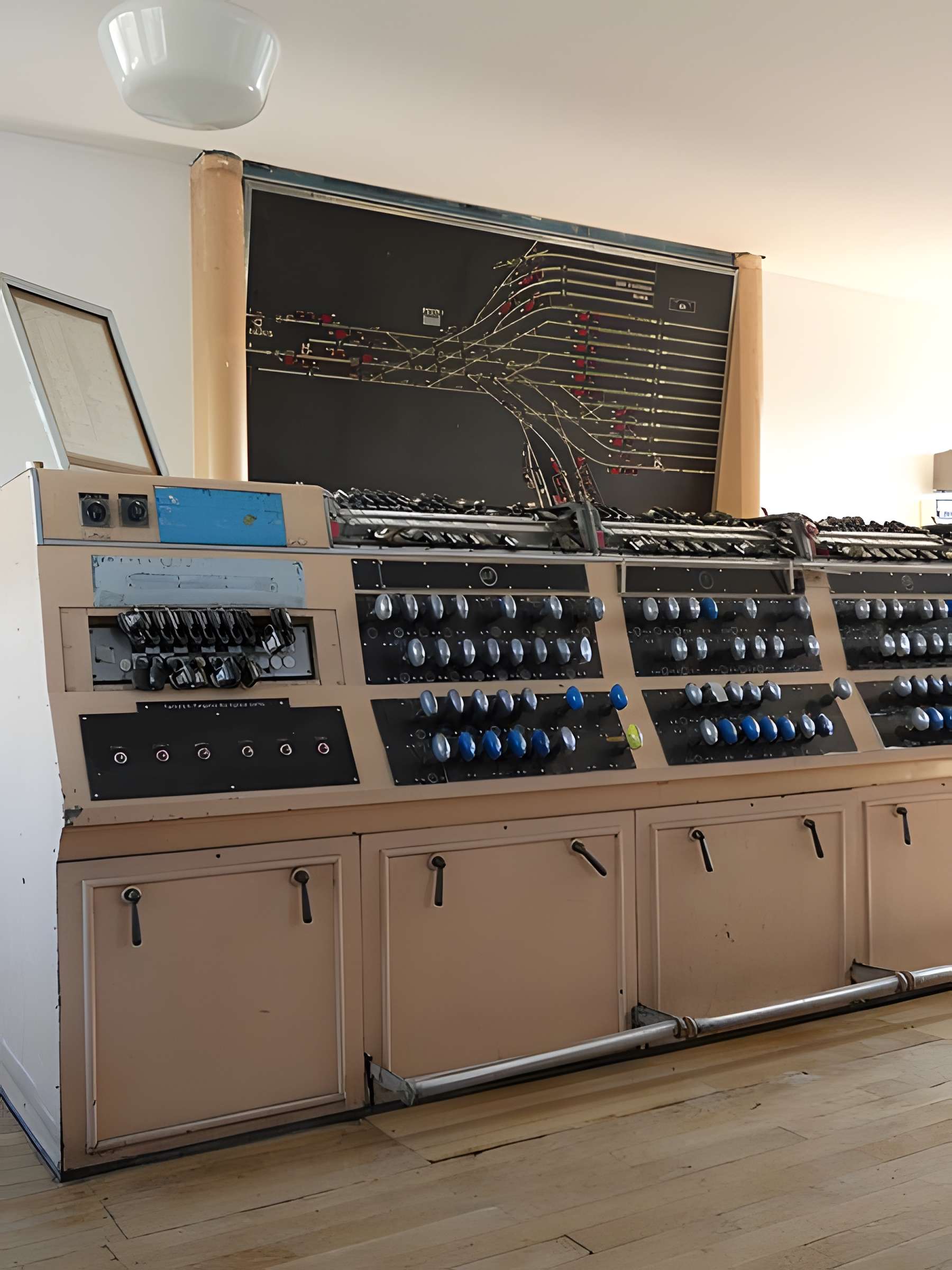 Poste d’aiguillage n° 1 de la gare de Lyon-Perrache