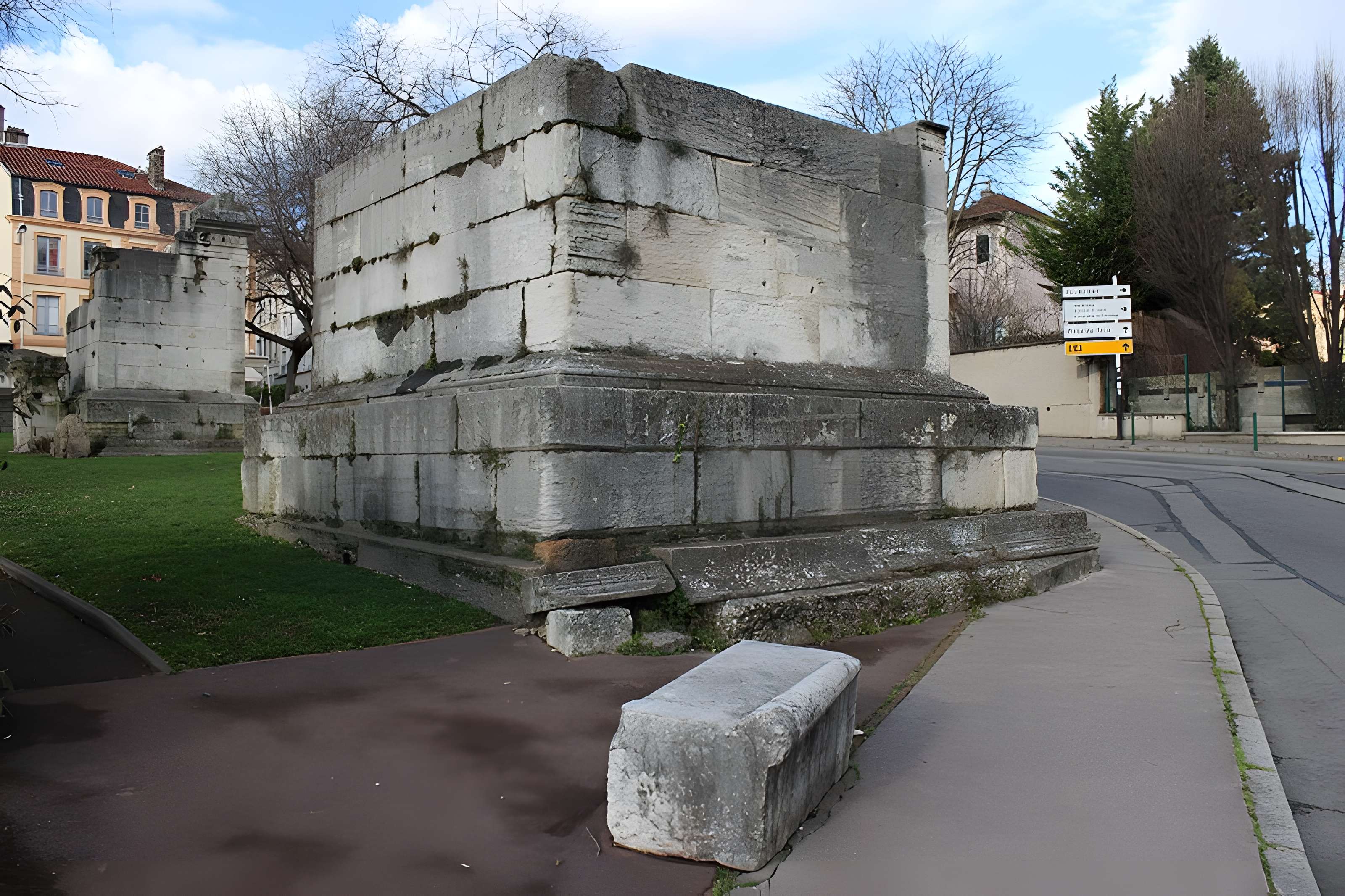 Tombeaux romains de Trion