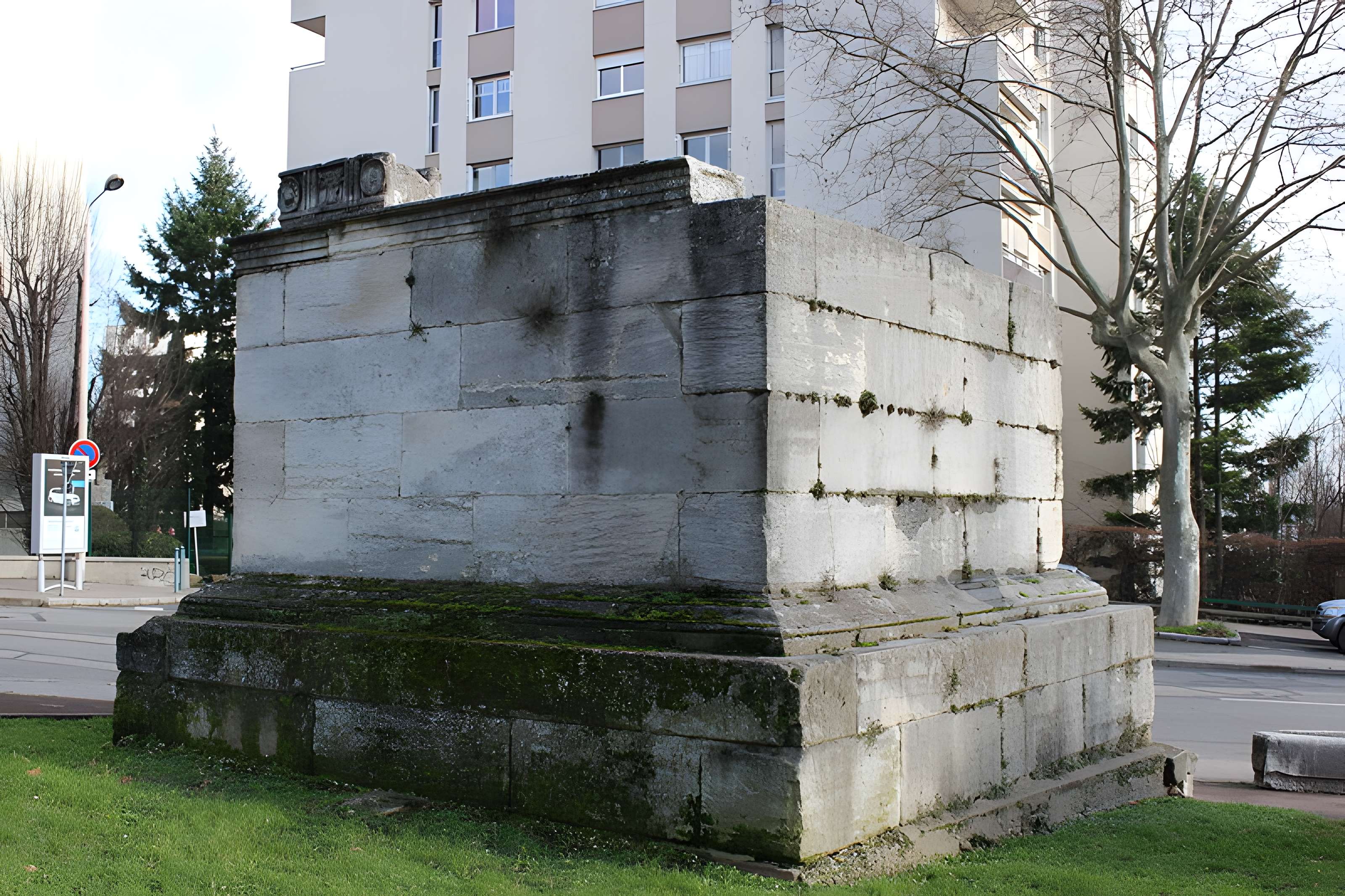 Tombeaux romains de Trion