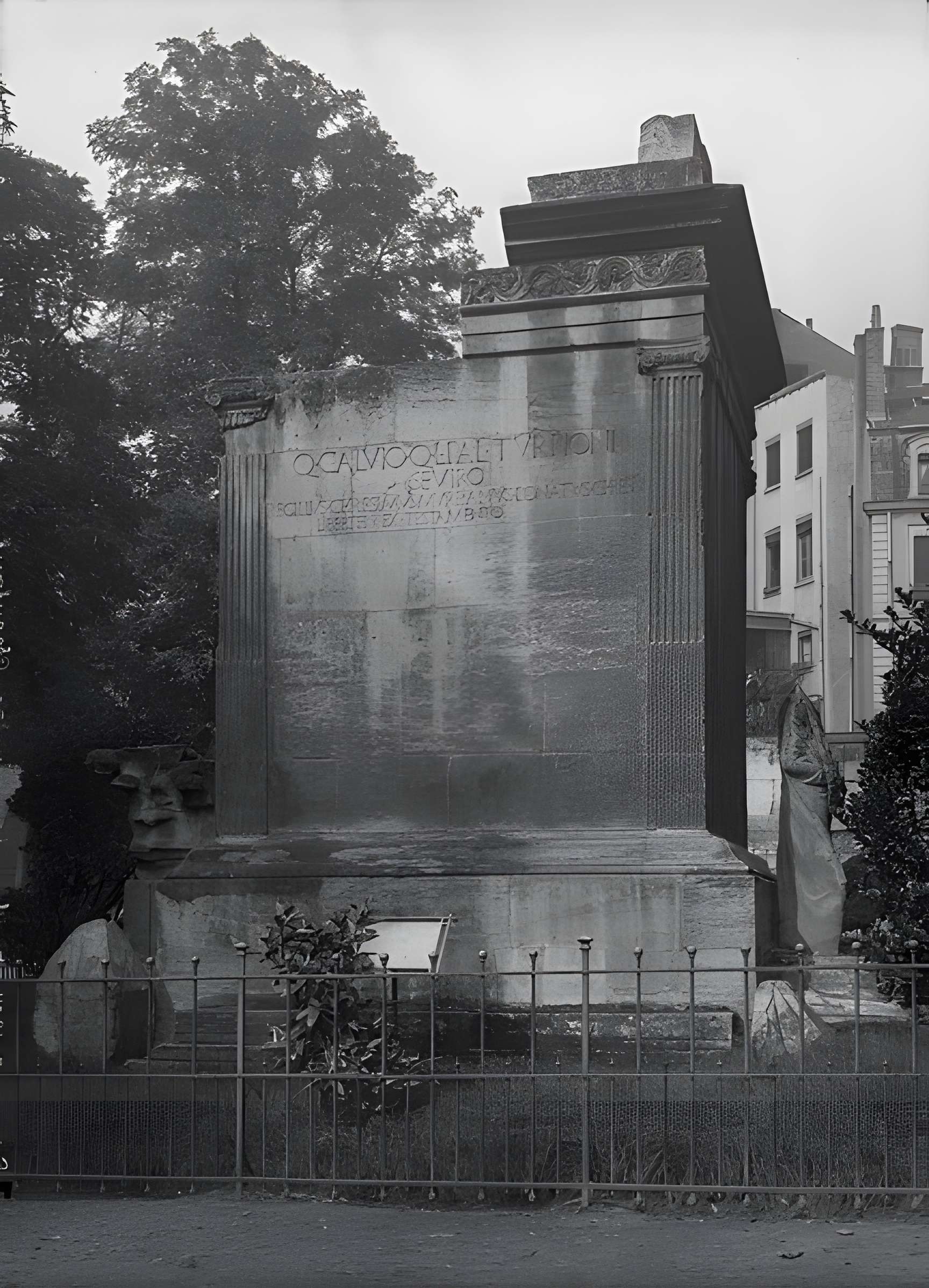 Tombeaux romains de Trion